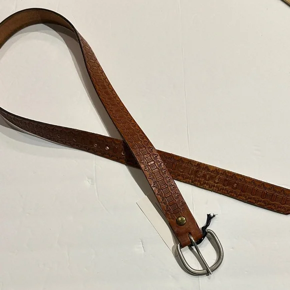 Vintage Brown tooled Leather Patterned Belt with Silver removable buckle 30-39” - Picture 2 of 6